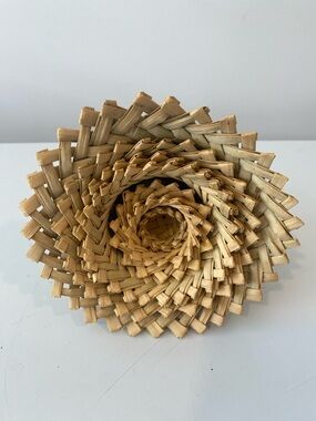 Set of 7 Mini Woven Baskets Natural Straw Boho Rustic Nesting Farmhouse Decor